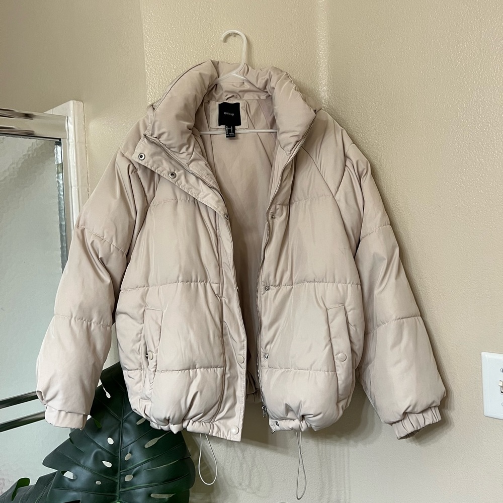 Forever 21 • Cream oversized puffer jacket